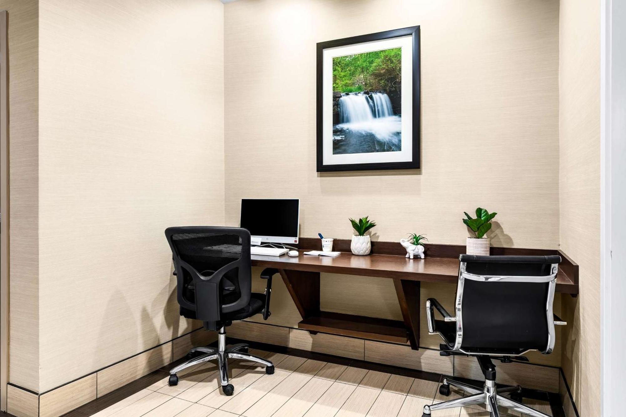 Surestay Plus By Best Western Reading North Extérieur photo